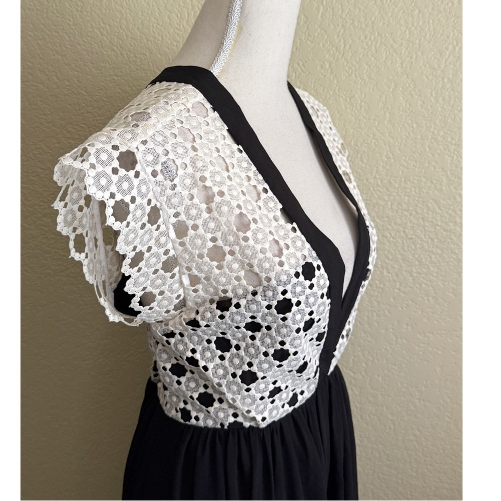 Sandro Black Plunging Neckline Lace Inset Midi
Dress Black/White Size 38 US 6 - Picture 8 of 16